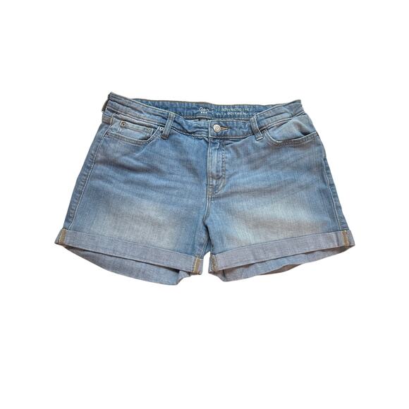 Gap Sexy Boyfriend Jean Shorts Women’s Size 10 Light to Medium Wash Cuffed Hem - Picture 1 of 5